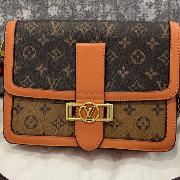 Louis Vuitton Handbags - Classic design cross body